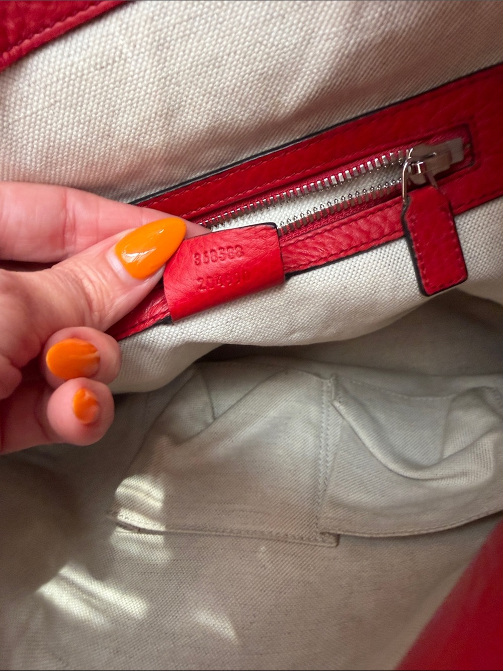 Authentic Gucci Red Pebbled Leather Drawstring Backpack - Picture 8 of 9